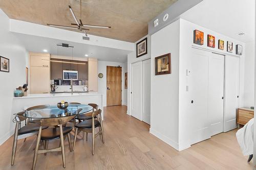 Dining room - 605-1575 Rue Gareau, Montréal (Ville-Marie), QC - Indoor Photo Showing Other Room