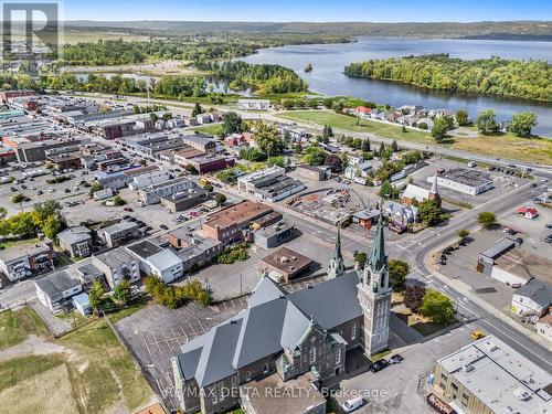 418 Main Street E, Hawkesbury, ON 