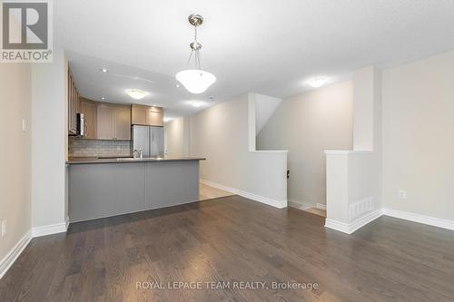 634 Danaca Private, Ottawa, ON - Indoor Photo Showing Kitchen