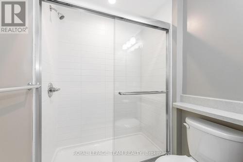 634 Danaca Private, Ottawa, ON - Indoor Photo Showing Bathroom