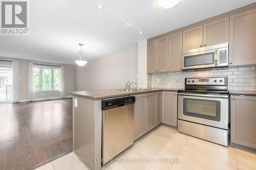 634 Danaca Private, Ottawa, ON - Indoor Photo Showing Kitchen With Stainless Steel Kitchen