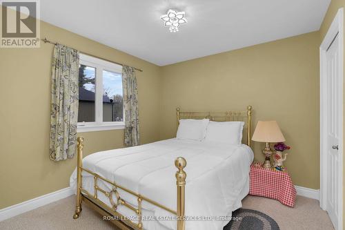 96 46Th Street N, Wasaga Beach, ON - Indoor Photo Showing Bedroom