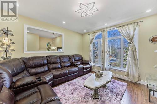 96 46Th Street N, Wasaga Beach, ON - Indoor Photo Showing Living Room