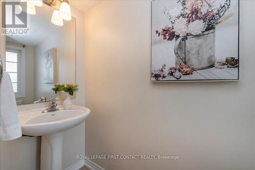 22 Admiral Crescent, Essa, ON - Indoor Photo Showing Bathroom