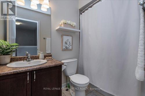 22 Admiral Crescent, Essa, ON - Indoor Photo Showing Bathroom
