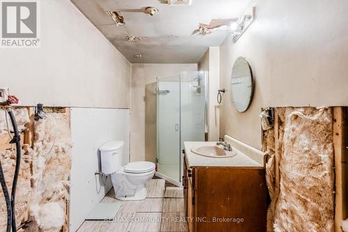 754 Porter Road, Kawartha Lakes, ON - Indoor Photo Showing Bathroom
