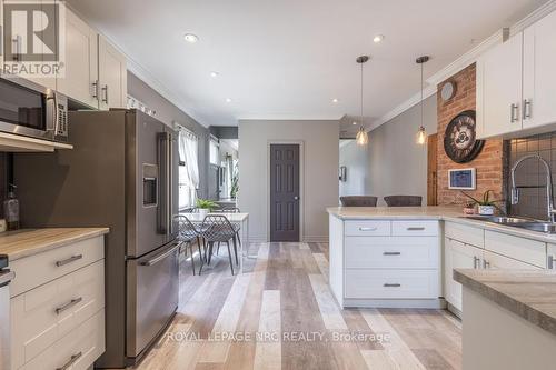 48 Hodgkins Avenue, Thorold, ON - Indoor Photo Showing Kitchen With Double Sink