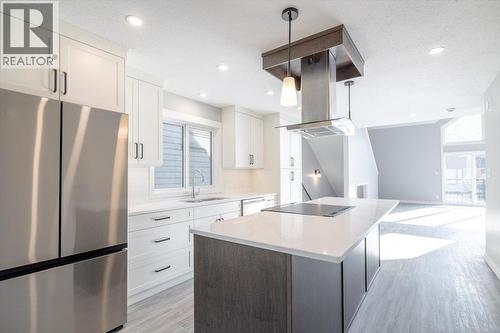 3 Alpine Trail Place, Fernie, BC - Indoor Photo Showing Kitchen With Upgraded Kitchen
