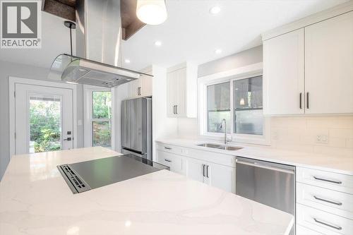 3 Alpine Trail Place, Fernie, BC - Indoor Photo Showing Kitchen With Double Sink With Upgraded Kitchen