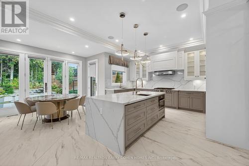 18 Suncrest Drive, Toronto, ON - Indoor