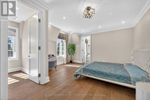 18 Suncrest Drive, Toronto, ON - Indoor