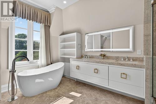 18 Suncrest Drive, Toronto, ON - Indoor Photo Showing Bathroom