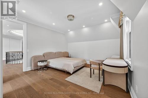 18 Suncrest Drive, Toronto, ON - Indoor