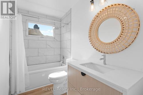 1 Samuel Court, St. Catharines (Lakeshore), ON - Indoor Photo Showing Bathroom