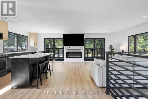 1 Samuel Court, St. Catharines (Lakeshore), ON - Indoor With Fireplace