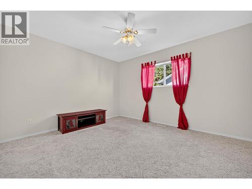 5220 Sutherland Road, Peachland, BC - Indoor