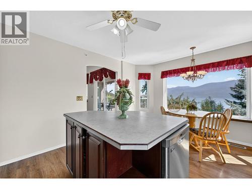 5220 Sutherland Road, Peachland, BC - Indoor