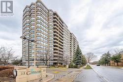 521 - 32 CLARISSA DRIVE  Richmond Hill, ON L4C 9R7