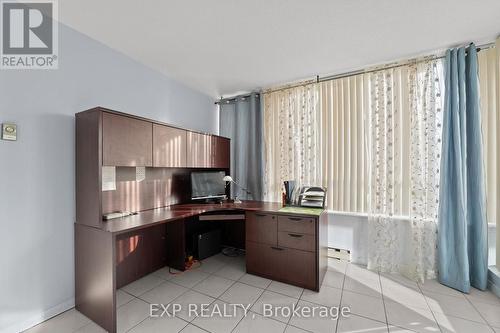 521 - 32 Clarissa Drive, Richmond Hill, ON - Indoor