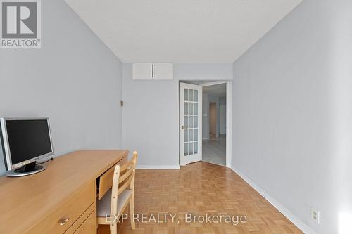 521 - 32 Clarissa Drive, Richmond Hill, ON - Indoor Photo Showing Office