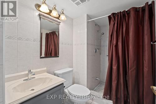 521 - 32 Clarissa Drive, Richmond Hill, ON - Indoor Photo Showing Bathroom