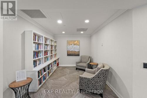 521 - 32 Clarissa Drive, Richmond Hill, ON - Indoor Photo Showing Other Room