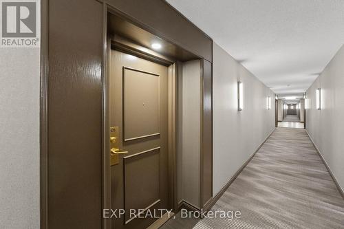 521 - 32 Clarissa Drive, Richmond Hill, ON - Indoor Photo Showing Other Room