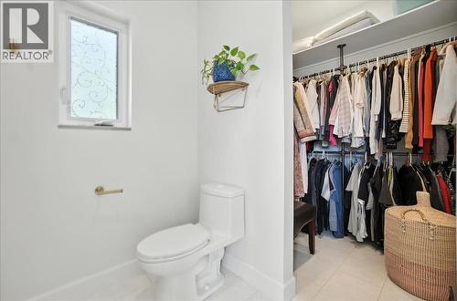 320 Mountain View Drive, Nelson, BC - Indoor Photo Showing Bathroom