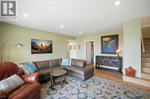 320 Mountain View Drive, Nelson, BC - Indoor Photo Showing Living Room With Fireplace