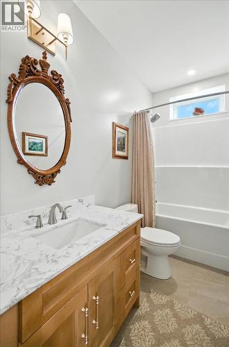 320 Mountain View Drive, Nelson, BC - Indoor Photo Showing Bathroom