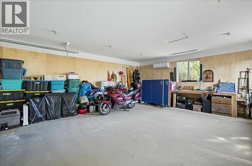 320 Mountain View Drive, Nelson, BC - Indoor Photo Showing Garage