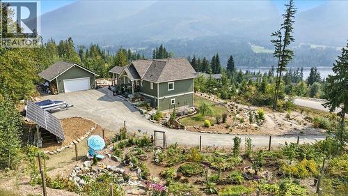 320 Mountain View Drive, Nelson, BC - Outdoor
