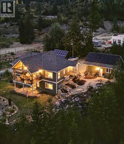 320 Mountain View Drive, Nelson, BC - Outdoor