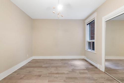 Chambre à coucher principale - 2325  - 2329 Av. Madison, Montréal (Côte-Des-Neiges/Notre-Dame-De-Grâce), QC - Indoor Photo Showing Other Room