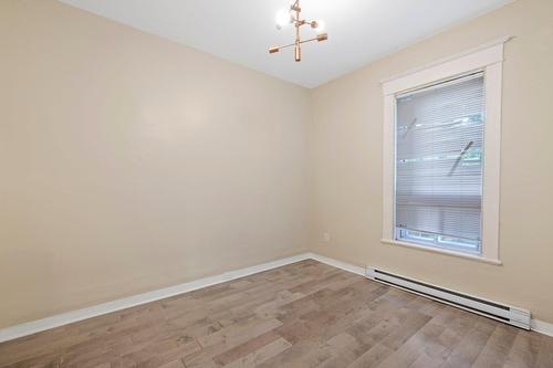 Chambre à coucher - 2325  - 2329 Av. Madison, Montréal (Côte-Des-Neiges/Notre-Dame-De-Grâce), QC - Indoor Photo Showing Other Room