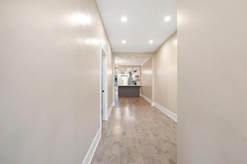 Corridor - 2325  - 2329 Av. Madison, Montréal (Côte-Des-Neiges/Notre-Dame-De-Grâce), QC - Indoor Photo Showing Other Room