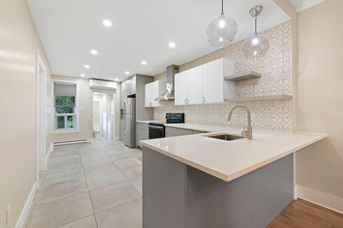 Vue d'ensemble - 2325  - 2329 Av. Madison, Montréal (Côte-Des-Neiges/Notre-Dame-De-Grâce), QC - Indoor Photo Showing Kitchen With Upgraded Kitchen