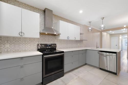 Cuisine - 2325  - 2329 Av. Madison, Montréal (Côte-Des-Neiges/Notre-Dame-De-Grâce), QC - Indoor Photo Showing Kitchen