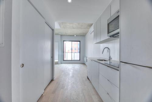 Cuisine - 306-2660 Rue Ontario E., Montréal (Ville-Marie), QC - Indoor Photo Showing Kitchen