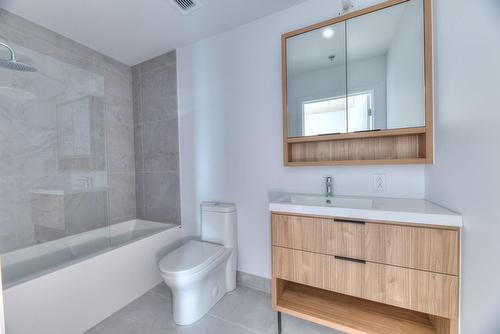 Salle de bains - 306-2660 Rue Ontario E., Montréal (Ville-Marie), QC - Indoor Photo Showing Bathroom