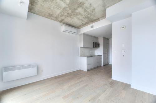 406-2660 Rue Ontario E.  Montréal (Ville-Marie), QC H2K 4K4