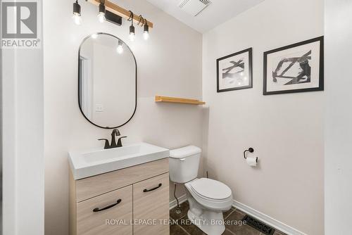 30 Goldthorpe Private, Ottawa, ON - Indoor Photo Showing Bathroom
