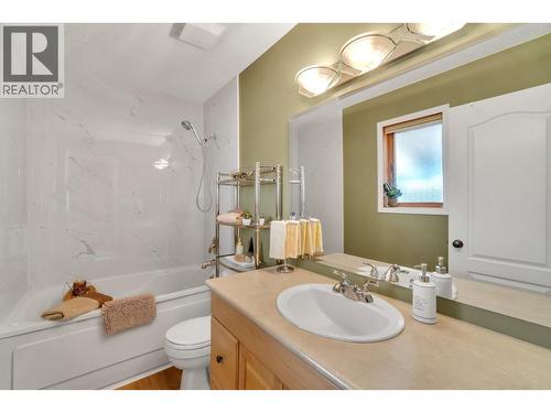 2463 Irvine Avenue, Merritt, BC - Indoor Photo Showing Bathroom