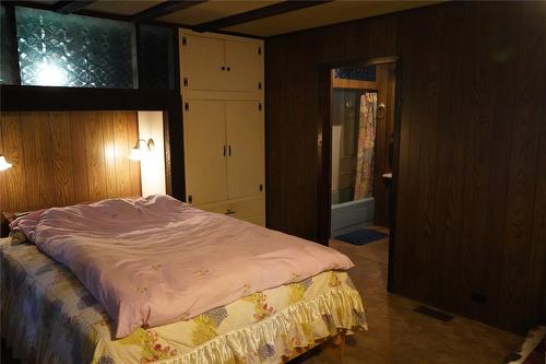 6805 Cariboo  97 Highway, Clinton, BC - Indoor Photo Showing Bedroom