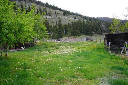 6805 Cariboo  97 Highway, Clinton, BC - Outdoor