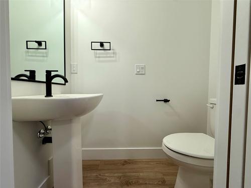204-70 Boundary Street, Kimberley, BC - Indoor Photo Showing Bathroom