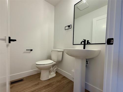 204-70 Boundary Street, Kimberley, BC - Indoor Photo Showing Bathroom