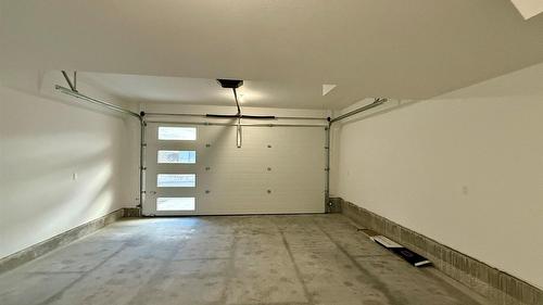 204-70 Boundary Street, Kimberley, BC - Indoor Photo Showing Garage