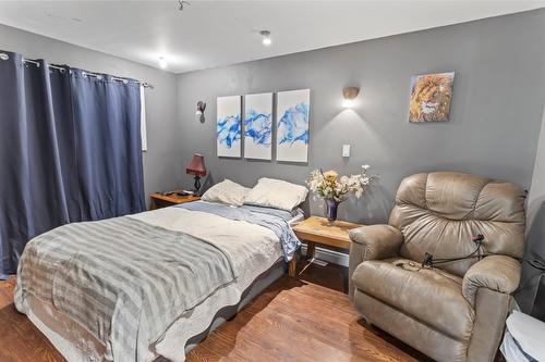 503 14Th Avenue, Creston, BC - Indoor Photo Showing Bedroom