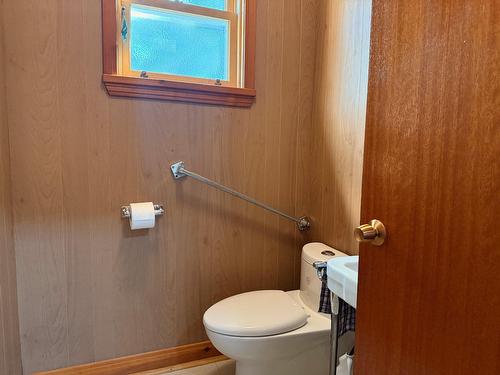 Salle d'eau - 85 Ch. De Martindale, Low, QC - Indoor Photo Showing Bathroom